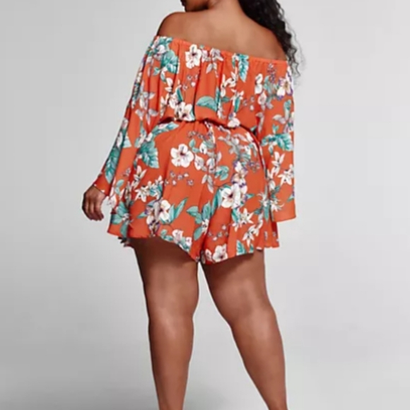 Off The Shoulder Floral Romper - Picture 2 of 4